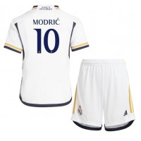 Camisa de Futebol Real Madrid Luka Modric #10 Equipamento Principal Infantil 2023-24 Manga Curta (+ Calças curtas)